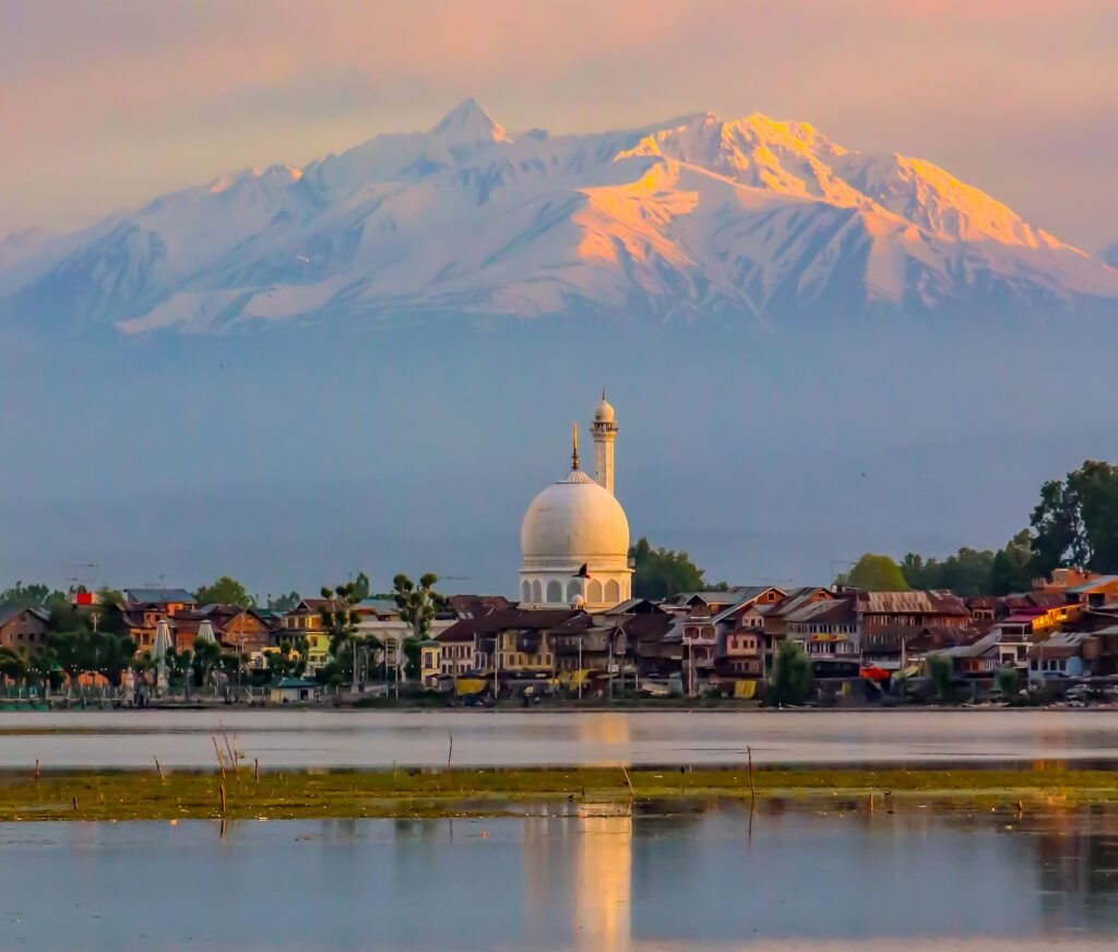 Paradise Kashmir Tour (5 Days / 4 Nights)