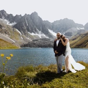 Luxury Kashmir Honeymoon Package – 5 Nights / 6 Days