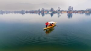 Luxury Kashmir Honeymoon Package – 5 Nights / 6 Days