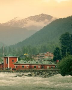 Luxury Kashmir Tour Package – 6 Nights / 7 Days